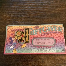 1985 Disneyland  &quot;Gift Giver&quot; 30th Anniversary Pin  Collection of Lands ... - £27.32 GBP