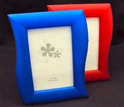 Desktop Photo Frame ~ Pop Art Wave Styling ~ Red or Blue ~ Holds 4&quot; X 6&quot; Photo - £7.83 GBP