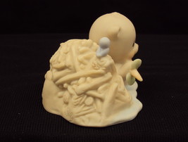 Precious Moments Figurine, #BC921, "Every Man's House Is His Castle", G-Clef - $19.55
