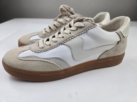 Dolce Vita Women&#39;s Notice Sneaker, size 8 - $1,204.73 MXN