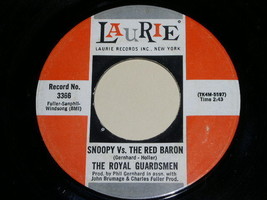 The Royal Guardsmen Snoopy Vintage 45 Rpm Record Laurie Label - £15.21 GBP
