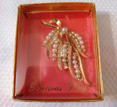 Vintage PRECIOUS PINS Brooch with Faux Pearls - $226.18 MXN