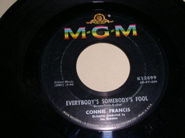 Connie Francis Everybody&#39;s Somebody&#39;s Fool 45 Rpm Phonograph Record Mgm - £15.17 GBP