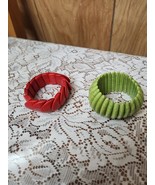 2 Stone Expandable Fashion Jewelry StoneBracelets.  Green and Red.   Nic... - $22.41 CAD