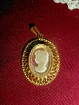 Vintage Signed Whiting Davis Gold Tone &amp; Reverse Carved Cameo Pendant /EXCELLENT - £23.28 GBP
