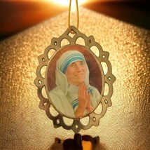 Vintage Mother Teresa Of Calcutta Ornament Medallion Brass Enameled Inscription  - £16.06 GBP