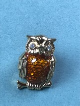 Vintage Small Brown Enamel &amp; Goldtone Owl w Clear Rhinestone Eyes Lapel or Hat  - £9.02 GBP
