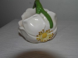 Small White Painted Ceramic Flower Basket with Green Handle – 3.5 inches tall in - £6.17 GBP