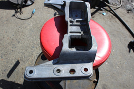 2004-2007 BMW E60 525i TRANSMISSION REAR CROSSMEMBER MOUNT BRACKET K2092 image 4