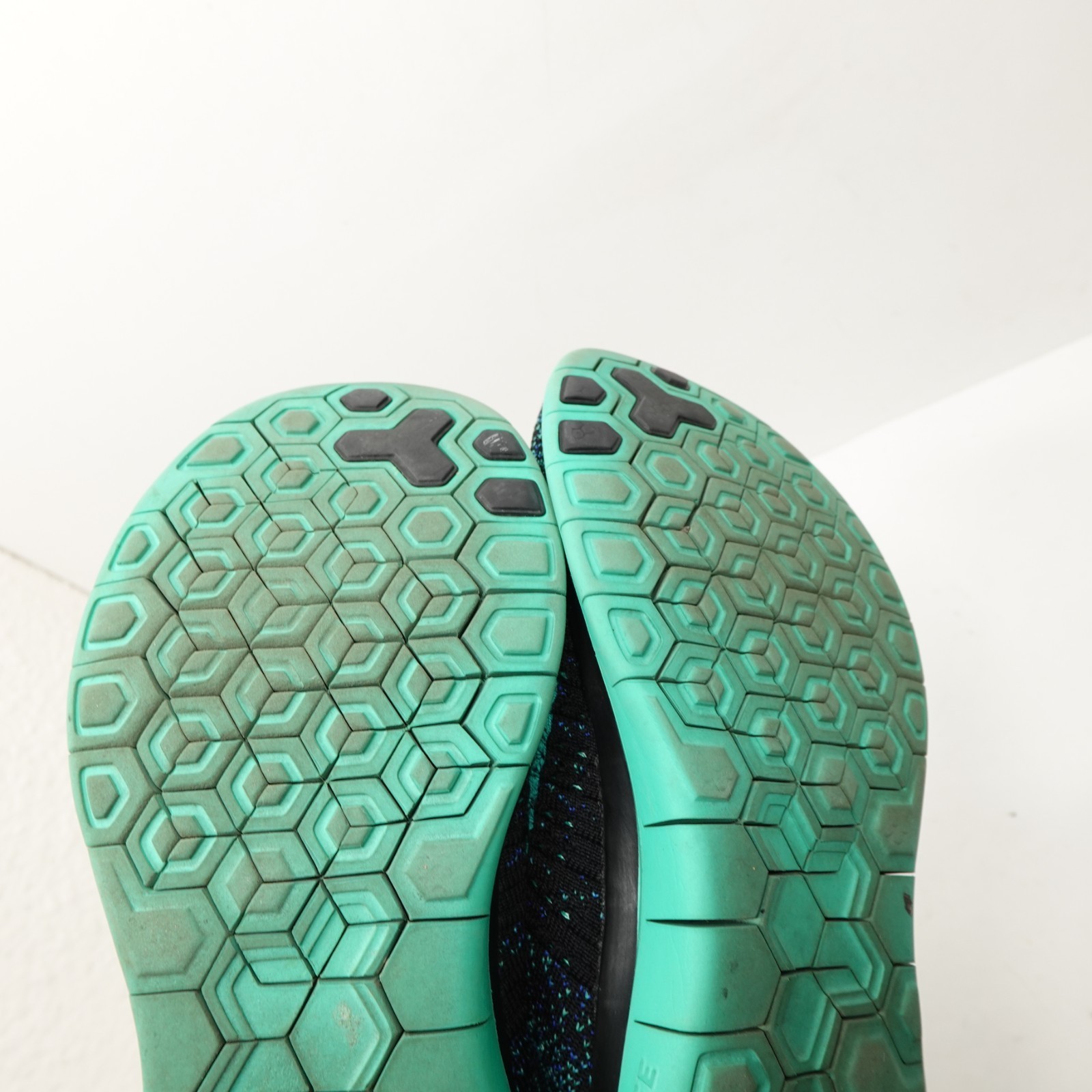 Nike Free 4.0 Flyknit Women's Size 8 Running Shoes Atomic Green Item image 7