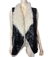 She &amp; Sky Black Metallic Faux Leather Faux Fur Lined Open Vest Size M - $528.38 MXN