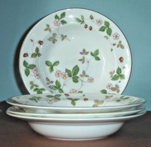 Wedgwood Wild Strawberry Rim Soup Bowl Set Of 4 Made in UK 8&quot; New - £194.89 GBP