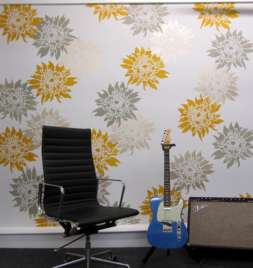 Chrysanthemum Grande Flower Stencil - Medium - Wall stencils for easy home decor - £21.54 GBP