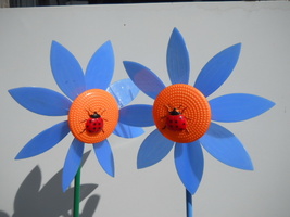 Blue Flower Floral ladybud wind spinner Yard Decor  P10071 - £12.57 GBP