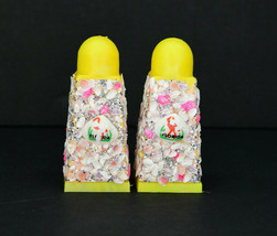 Vintage Set Of Tiny Seashells Covering Yellow Plastic Salt &amp; Pepper Shakers - £5.93 GBP
