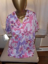 Pink Floral Studded V-Neck Pullover Short Sleeve Medium - NEW! - £6.23 GBP