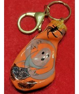 &quot;All Hollows Eve&quot; Hudson rvr mollusk keychain/fob.2023. - $416.42 MXN