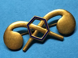 CIRCA 1924, U.S. ARMY, OFFICERS CHEMICAL COLLAR DEVICE, WITH BLUE ENAMEL... - $369.76 MXN