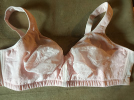 48D Breezies Seamless Wirefree Lace Lined Women&#39;s CD Support Girly Pink Bra - £19.94 GBP