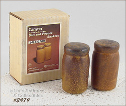 McCoy Pottery Canyon Shaker Set MIB (#3979) - £54.35 GBP