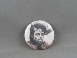 Vintage Music Pin - Young Michael Jackson Black and White Picture -Cellu... - $19.00