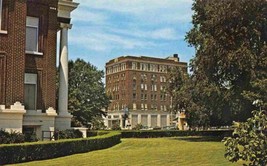 Court House Square Dyersburg Tennessee postcard - £4.70 GBP