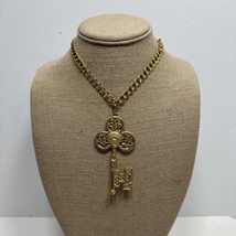 Vintage 1970&#39;s Gold Tone Costume jewelry Necklace with Large Key - £12.49 GBP