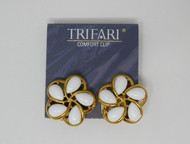 Trifari Goldtone White Cabochon Comfort Clip On Earrings - £25.57 GBP