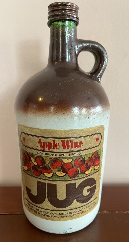 Vintage Apple Wine Jug By Mogen David Wine - Empty Bottle No Alcohol - £7.77 GBP