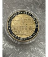 WHITE HOUSE 2 CHALLENGE COINS ENAMEL GOLD METAL PRESIDENT EAGLE SEAL MIL... - $332.43 MXN
