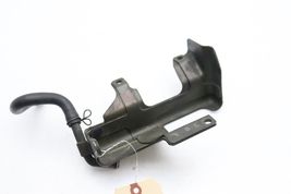 02-05 SUBARU IMPREZA WRX FUEL RAIL COVER BRACKET E0113 image 7