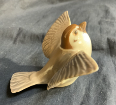 Bing And Grondahl B &amp; G Small Porcelain Bird Figurine Wings Spread #2491 HS - £12.03 GBP