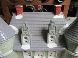 1988 Yuletide Lakeside Mansion LIGHTED exclusively for Yuletide HOUSE SC... - $123.75