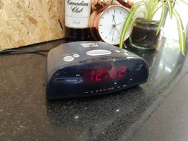 MTV Promo LED Clock Radio 4217/cf-2033 Black FM Retro Desktop Home Tuner Radio - £24.54 GBP