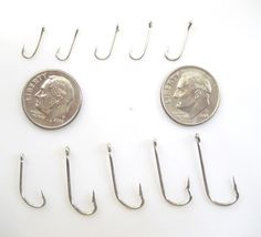 160 Pieces Assorted Size Fishing Hooks Silver Carbon Eye End with Cases - $53.65 MXN