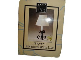 Casual Empressions Iron Scroll LaPettte Wall Lamp - £38.64 GBP