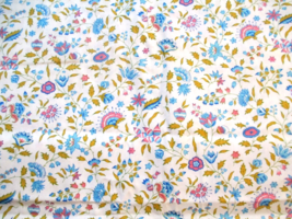FABRIC Concord Florentine Design in Pink Blue on Ivory Bkground Sew Craft $2/Yd - £1.58 GBP