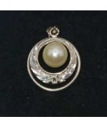 Silver and Faux Pearl Pendant - $20.51 CAD