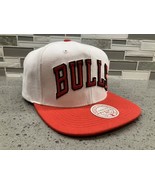 Mitchell &amp; Ness Core Basic Chicago Bulls White Red Snapback OSFA NWT Jordan - $32.92 CAD