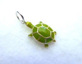Sterling Silver Green Enameled Turtle Charm - €6,45 EUR
