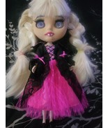 Blythe doll customized with outfit and only one color eyes with licca bo... - $179.19 CAD