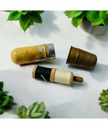 Vtg Bullet Sewing Kit Needle Case Thread Brass Thimble Brass Enamel Beige - $442.66 MXN