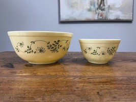 Pyrex Mixing Bowls Shenandoah Yellow Green Flowers 401 403 Vintage Set of 2 - £14.63 GBP