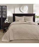 MSRP $330 Madison Park 3-Pc. Queen Quilt Set Damask Design Beige - $1,385.62 MXN