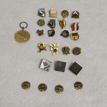 VTG 19 Cub Scout Pins &amp; 1 Pinewood Derby Keychain Bobcat Bear Wolf BSA - $53.27 CAD