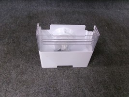 AKC73249303 LG REFRIGERATOR ICE BUCKET - $280.22 MXN