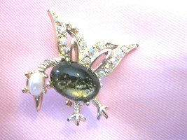 VINTAGE  1&quot; gold color with pav&#39;e rhinestones pearl and  green glass jelly belly - £9.48 GBP