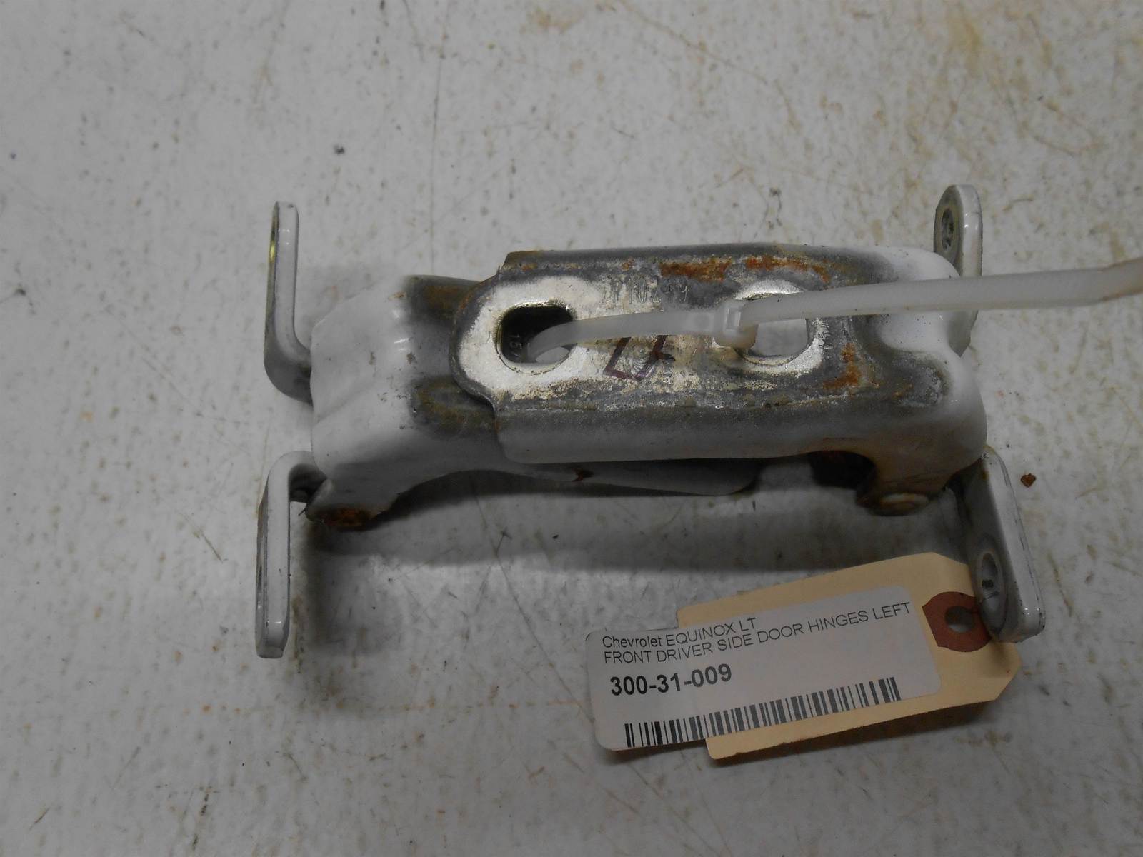 2010-2017 Chevrolet Equinox FRONT DRIVER SIDE DOOR HINGES LEFT LH - $34.98