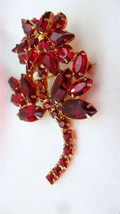 Vintage Art Glass Weiss Ruby Rhinestone Prong Set Flower Brooch Pin - £77.84 GBP