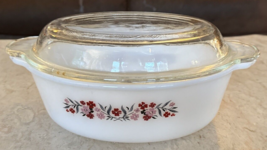 Vintage Fire King Oval Milk Glass 1-1/2 QT Primrose Casserole Dish w/ Lid - #467 - £13.54 GBP